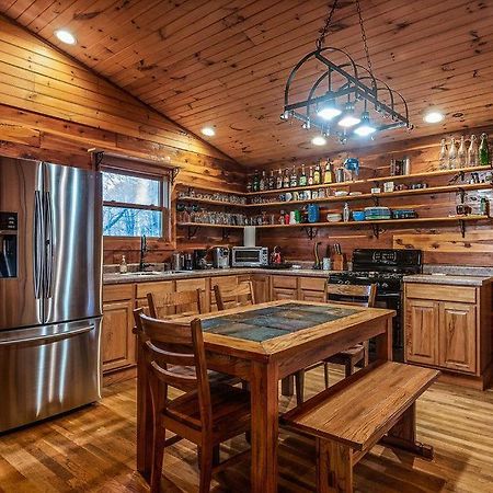 Fly Away Cabin- Modern, Serene, And Convenient Compton Екстериор снимка