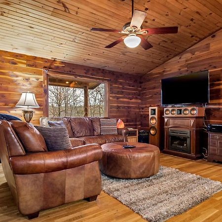 Fly Away Cabin- Modern, Serene, And Convenient Compton Екстериор снимка