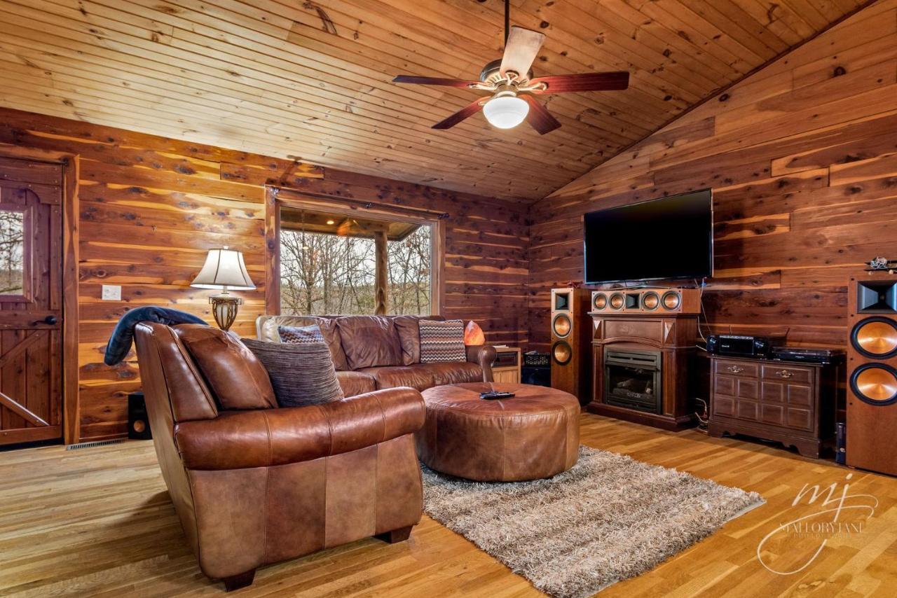 Fly Away Cabin- Modern, Serene, And Convenient Compton Екстериор снимка